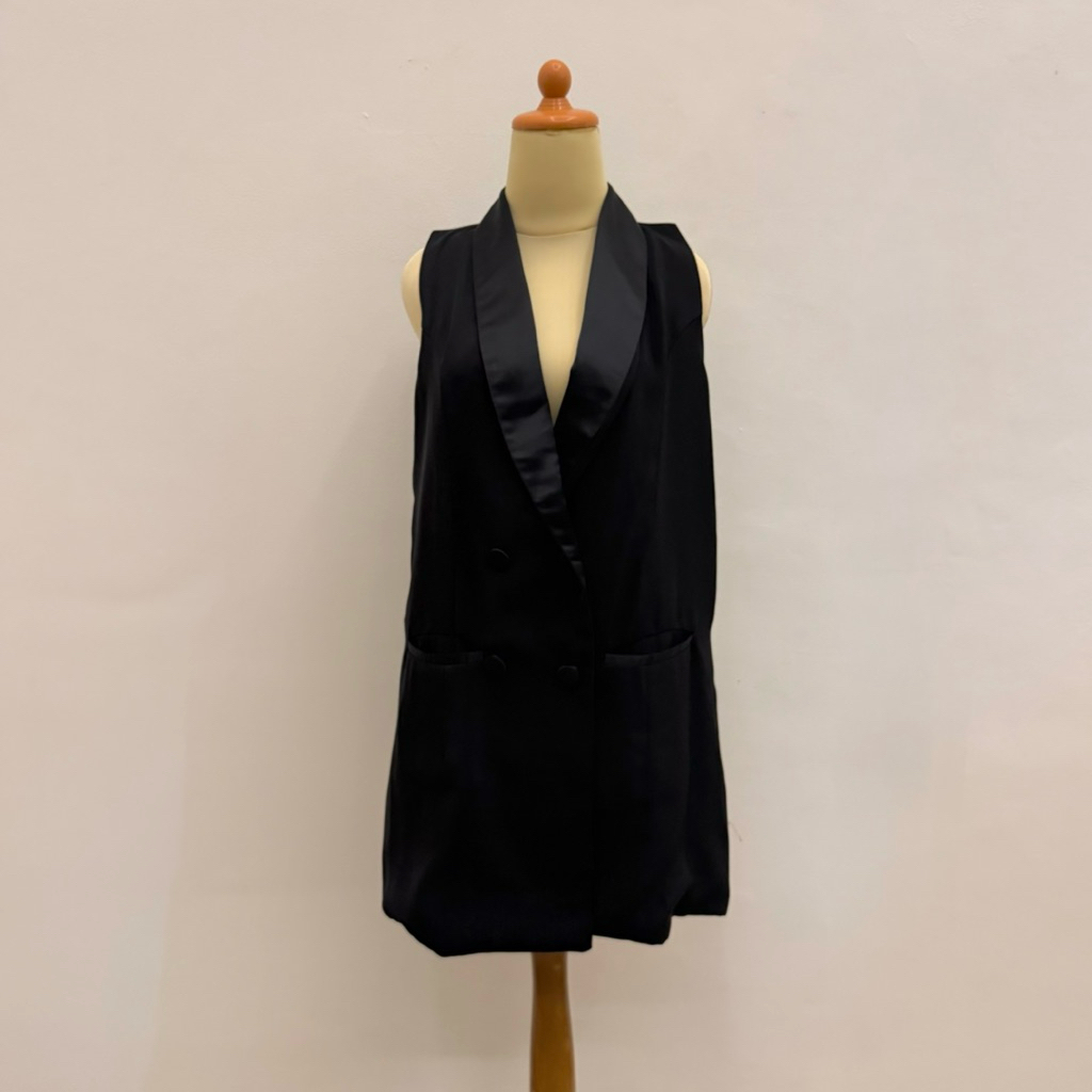 PRELOVED Array Black Basic V-Neck Buttons Sleeveless Vest Blouse Fashion Wanita
