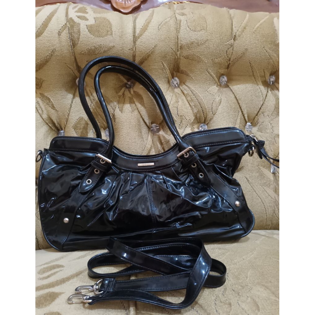 tas shopie martin hitam glosy