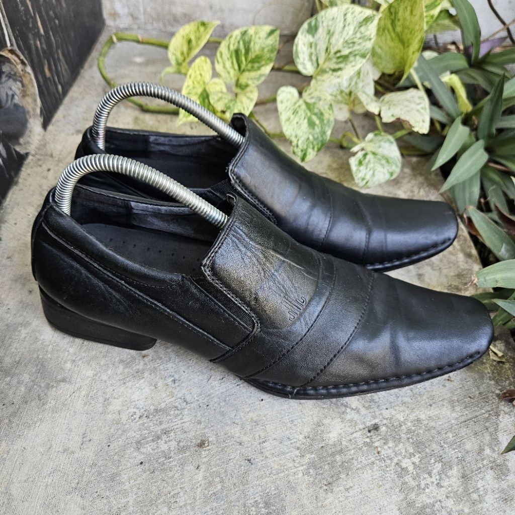sepatu pantofel slip on second 42(27cm)