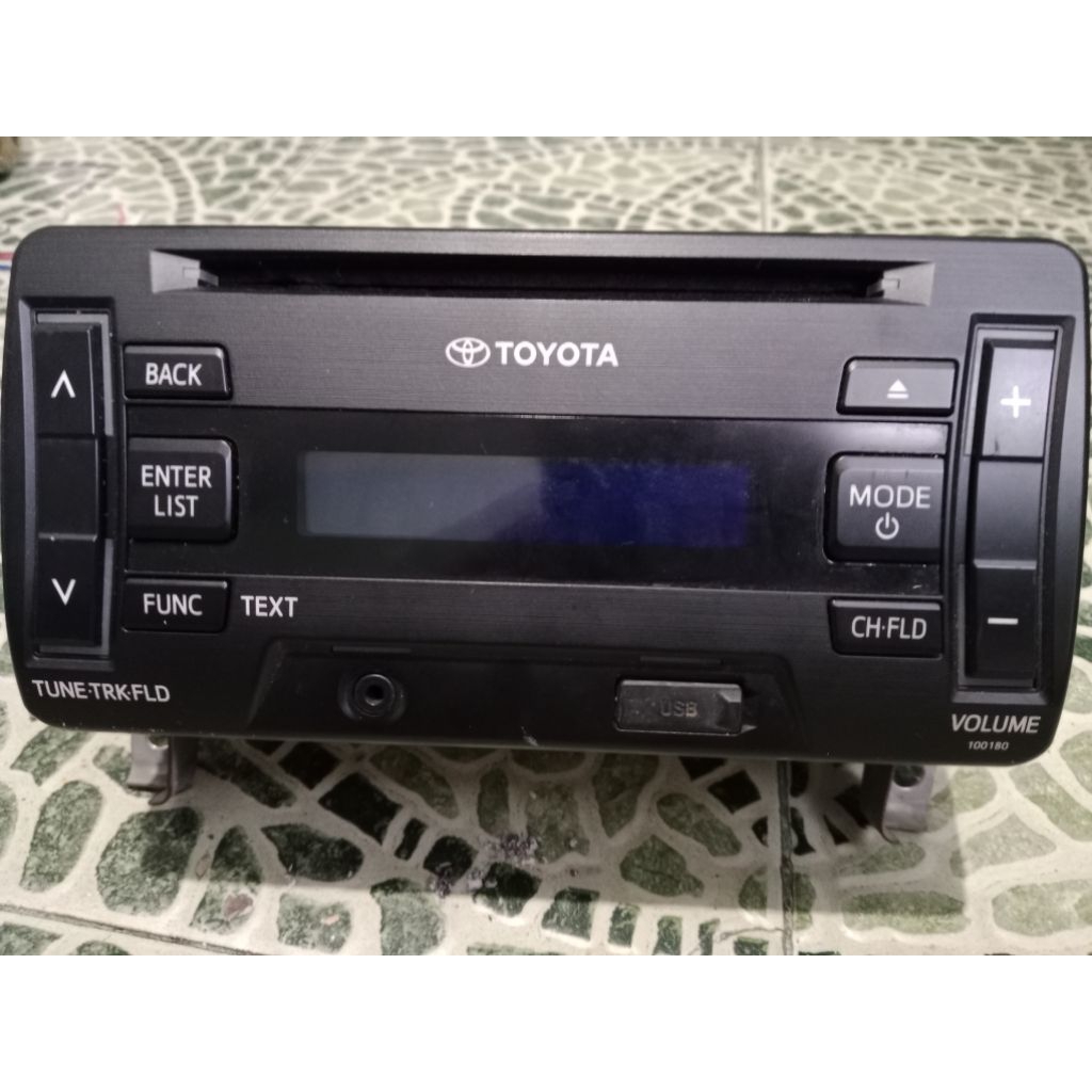 head unit OEM toyota fujitsu  ten pz071-0D020 2015 seken