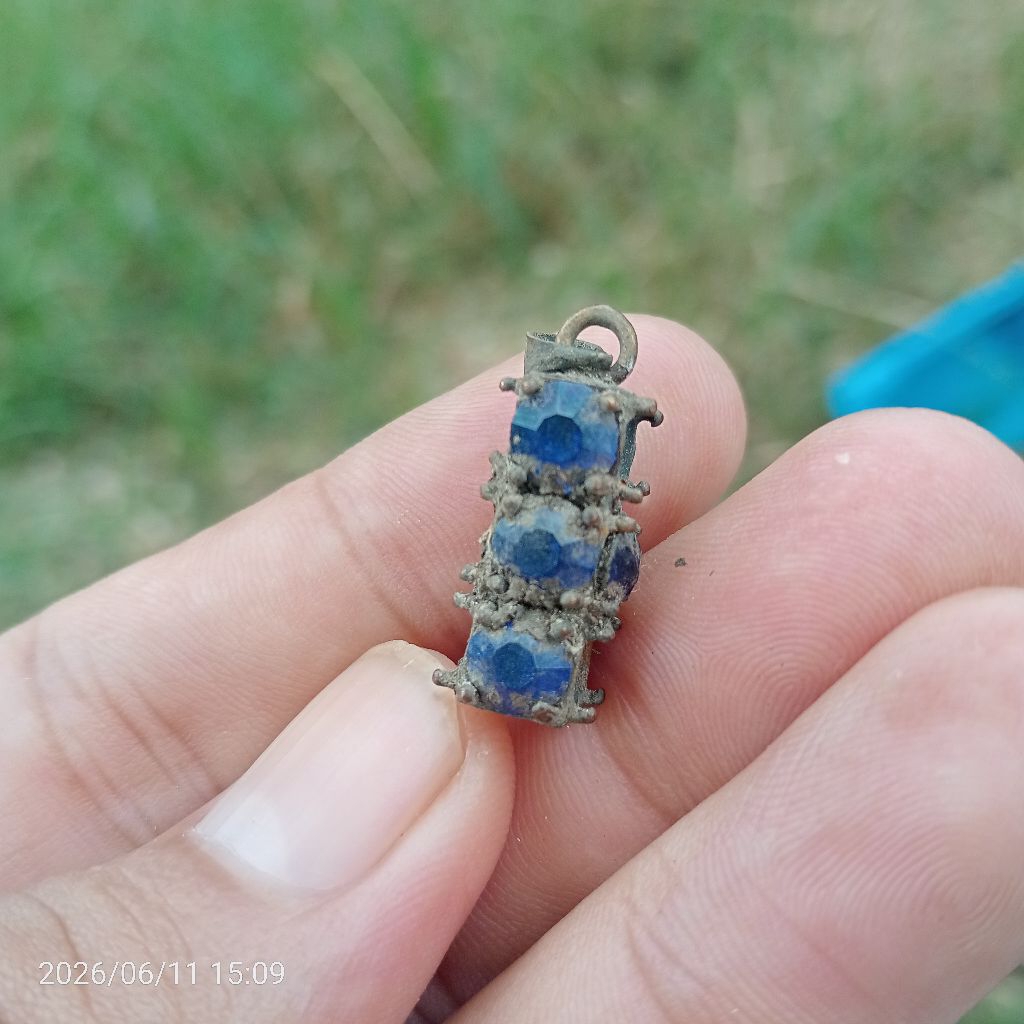 liontin batu blue safir temuan 001