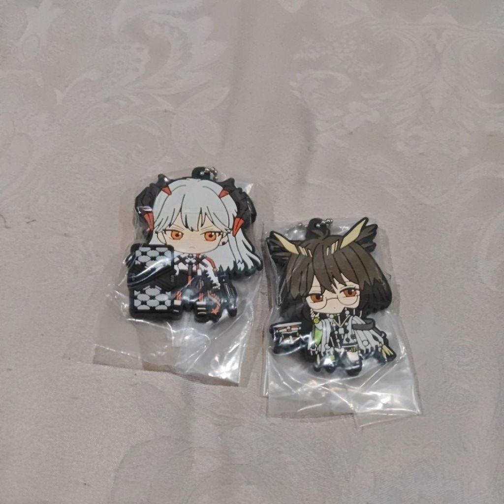arknights rubber keychain saria + silence