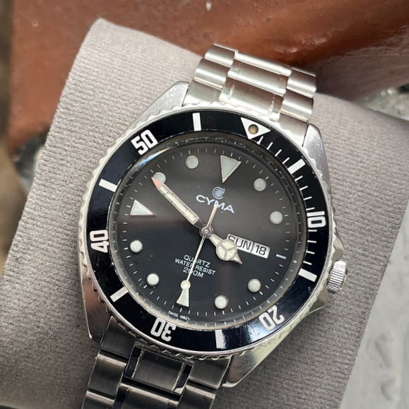 CYMA 200M Diver Quartz – Black Dial – Vintage Stainless Steel – Second Original
