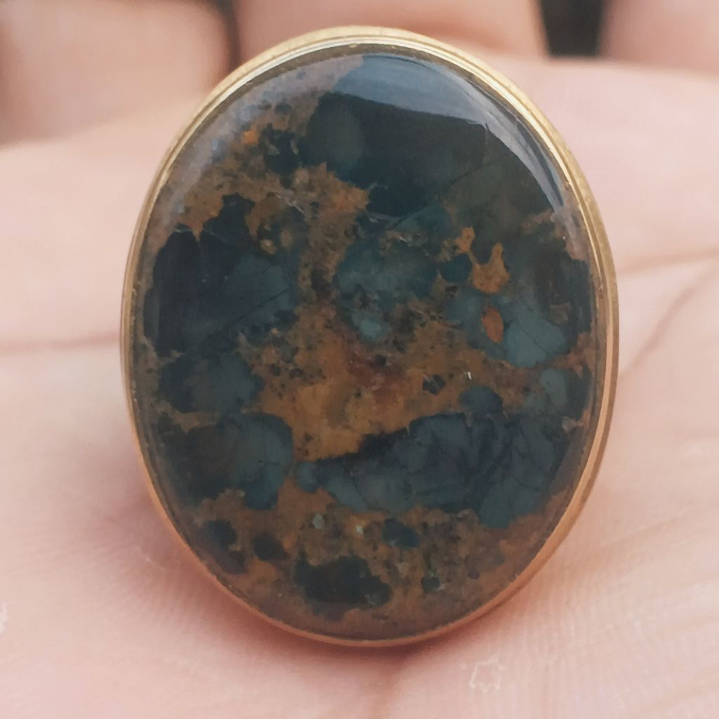 Pirus Unik Pirus Persia hitam klasik