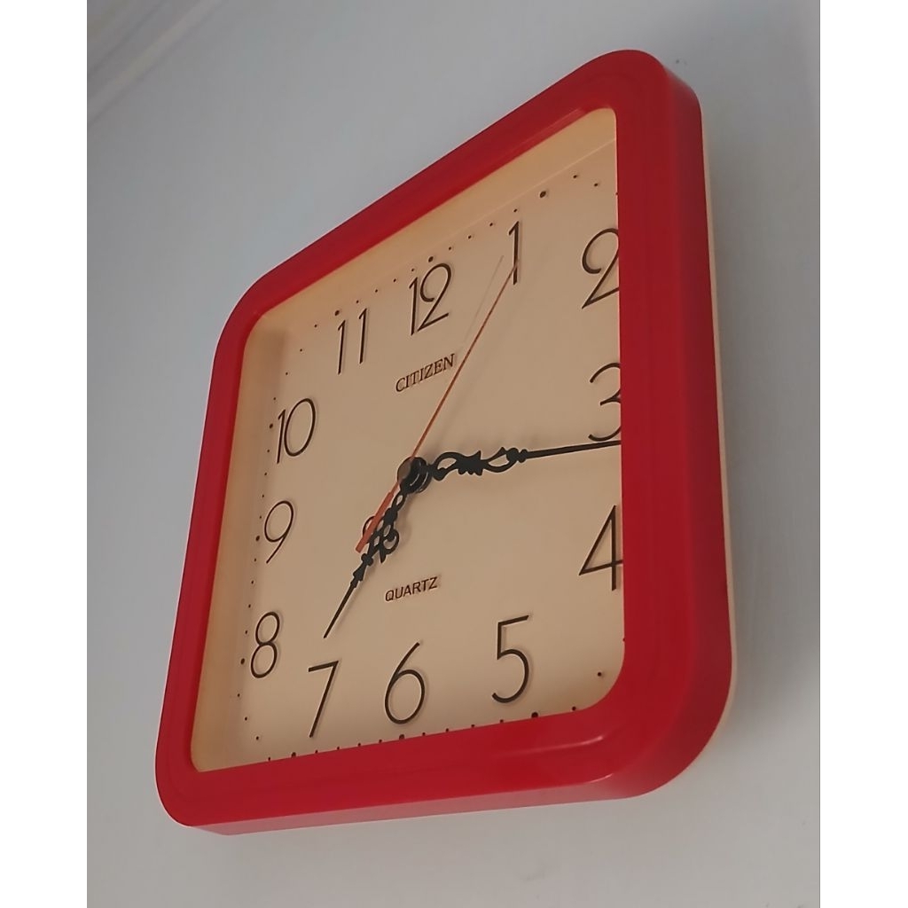 Jam dinding CITIZEN merah vintage