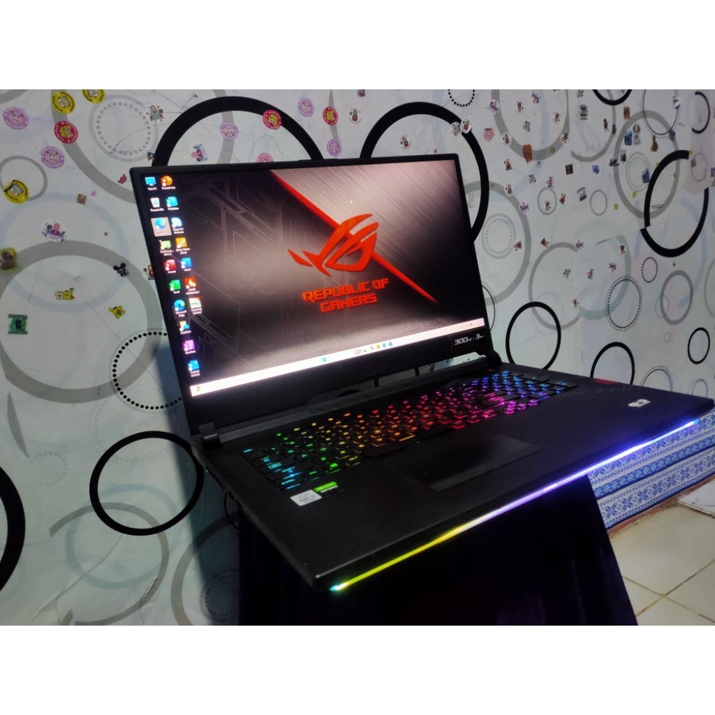 Asus ROG Rtx 2080 super Core i9 Ram 32gb layar 300 hz SSD 1tb normal lancar