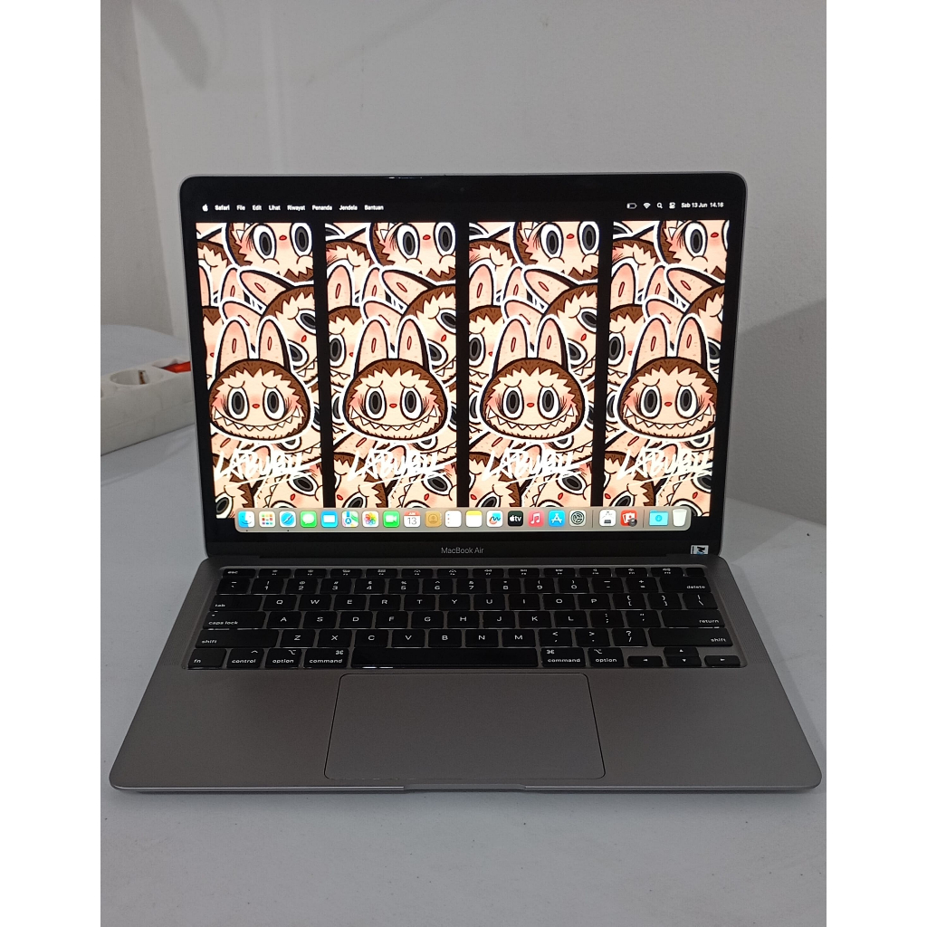 MacBook Air 13" 2020 — Core i5 / 8GB / 256GB