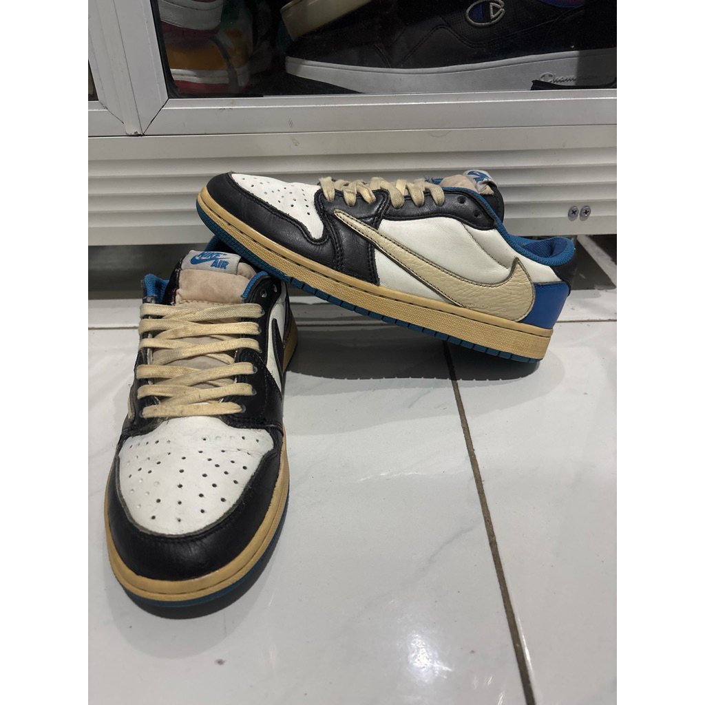 jordan 1 low "travis-fragment" size 40/25cm