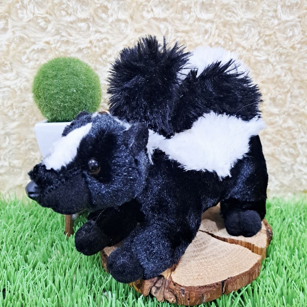 Gantungan Boneka Sigung AUR Gantungan Kunci Boneka Sigung Skunk Hitam Putih