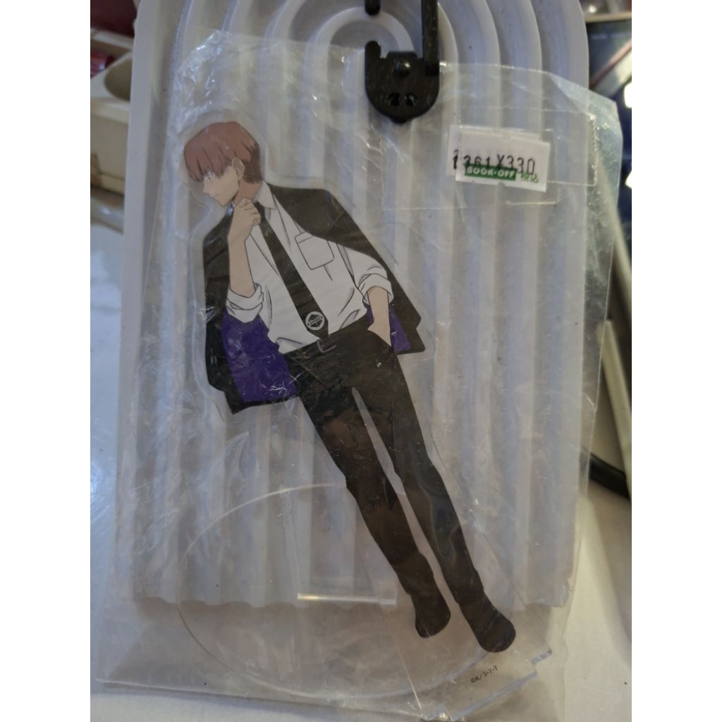 merch anime world trigger stande kecil dan besar