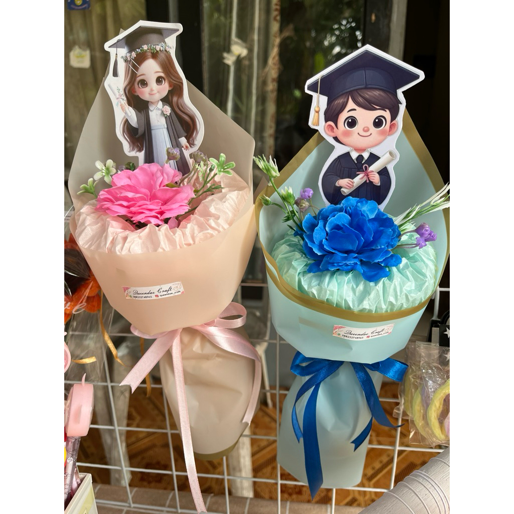 Round Buket Bunga dan Foto Karakter Wisuda | Bisa request foto sesuai keinginan | FREE GREETING CARD