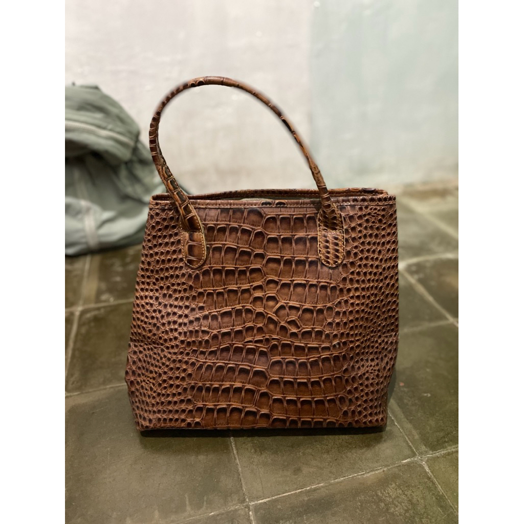 Preloved Tas Kulit WEBE
