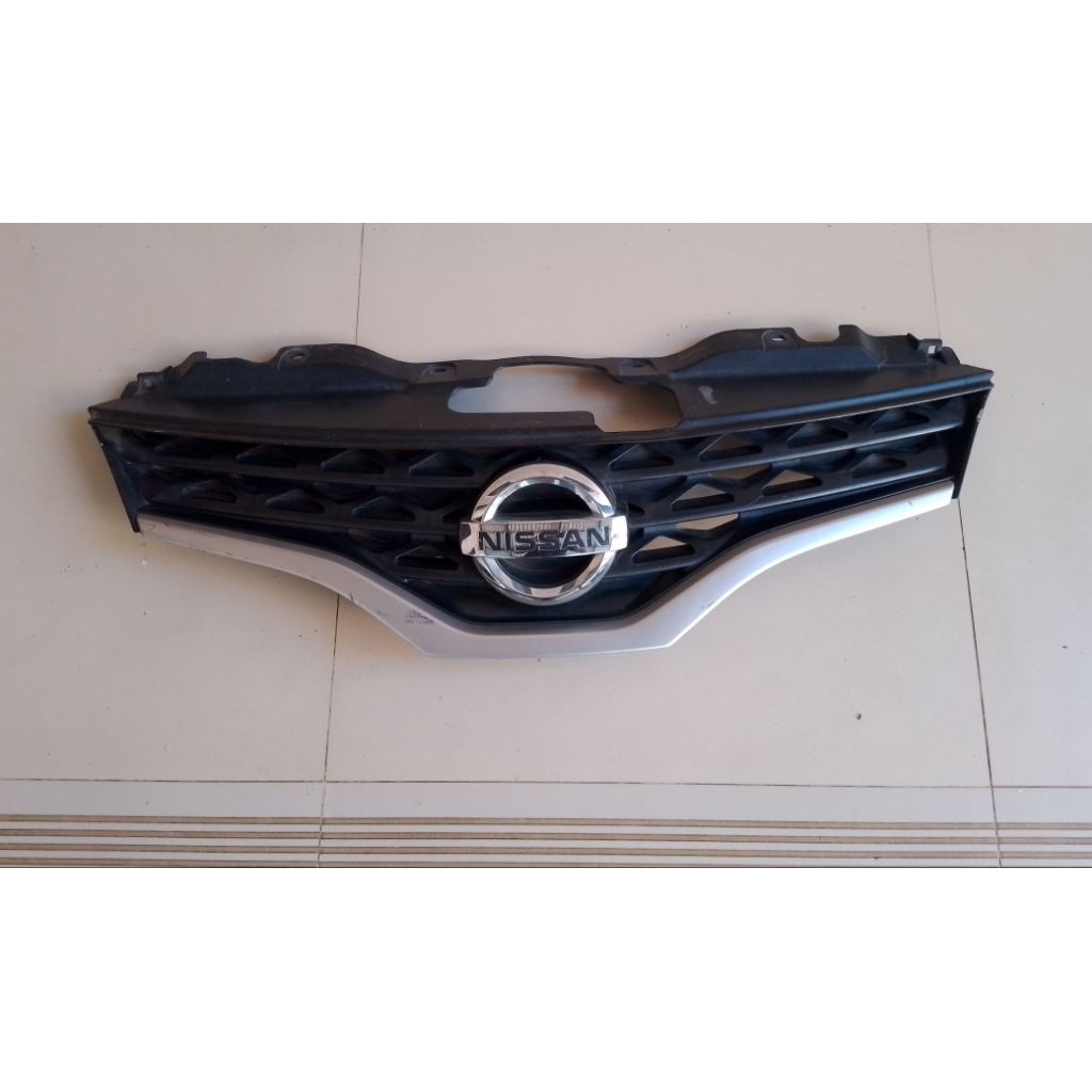 Gril Depan front grille Radiator Nissan Evalia original