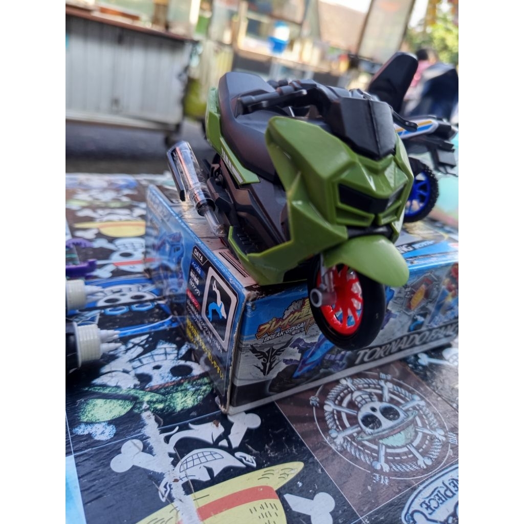 miniatur yamaha nmax neo
