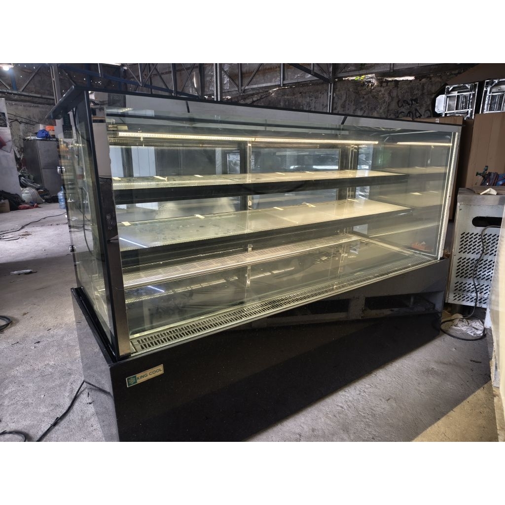CHILLER CAKE SHOWCASE UKURAN 180 CM SECOND