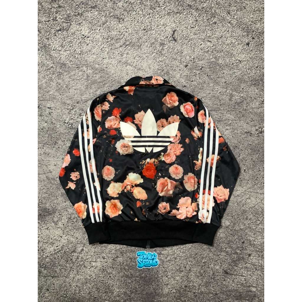 tracktop adidas big logo motif