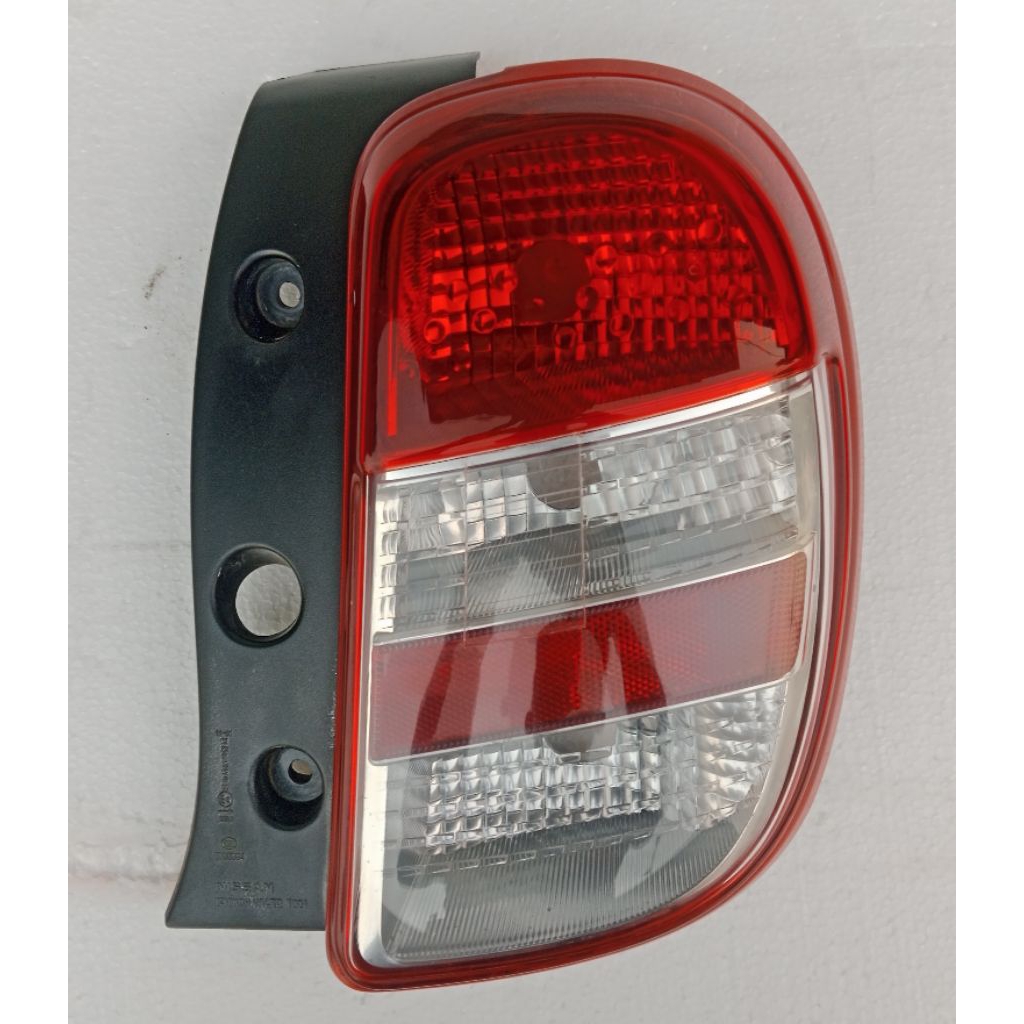 STOPLAMP NISSAN MARCH. KANAN (RH).