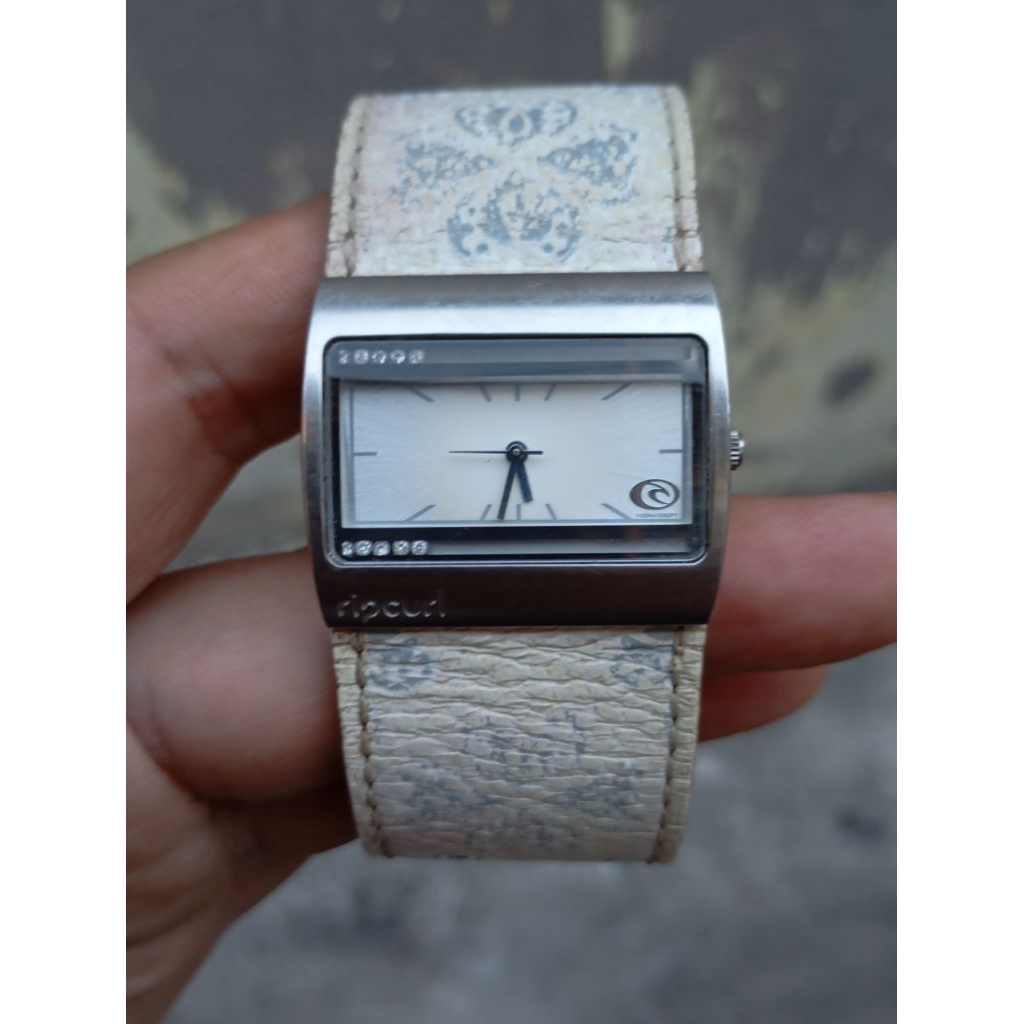 jam tangan cewek ripcurl monaco A2060G preloved second original