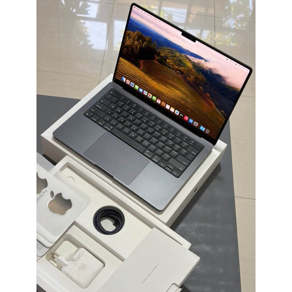 Macbook Pro M3 Pro 14inch Space Black Garansi iBox