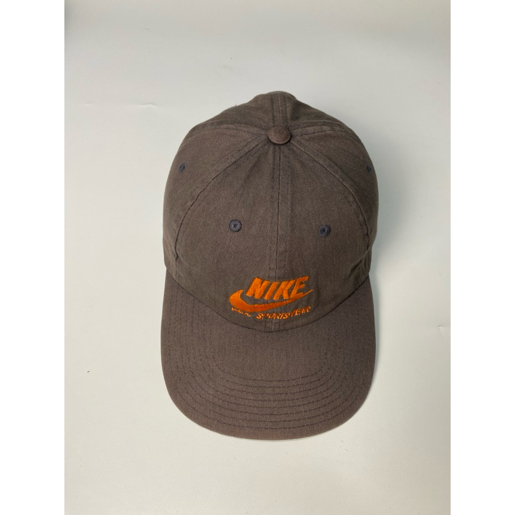 TOPI NK£ USA BROWN GREY TAG CAPS