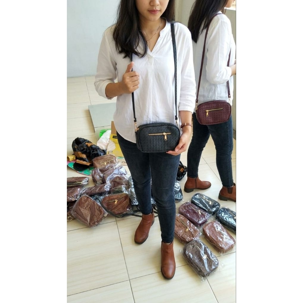 Domsel Bali motif anyam