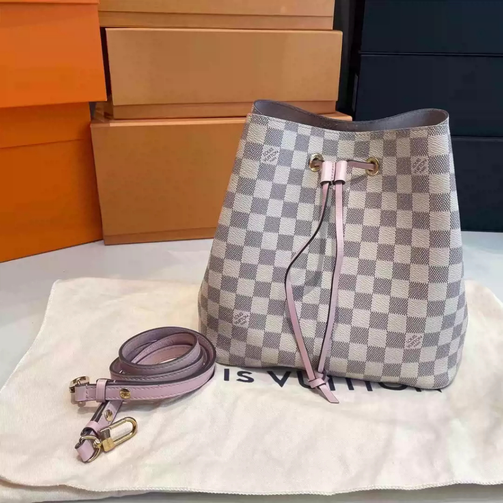 Tas Louis Vuitton Néonoé N40152, tas bucket dengan motif Damier Azur kotak-kotak putih dan bagian da