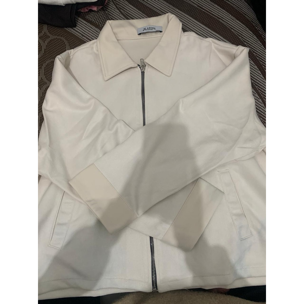 preloved jaket putih