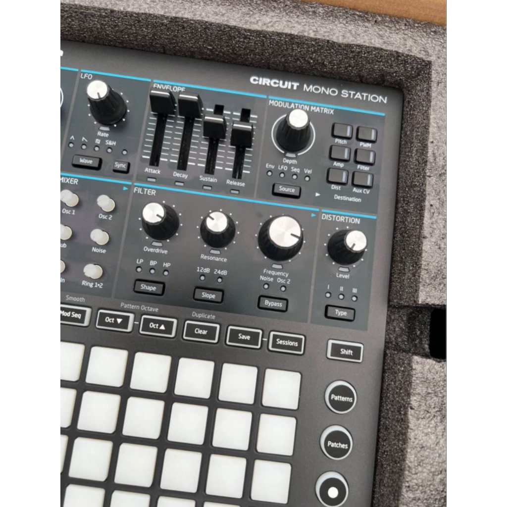 Novation Circuit Mono Station