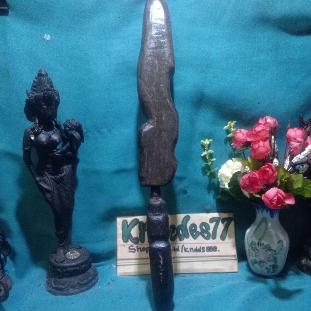 kujang lanang sepuh cirebon