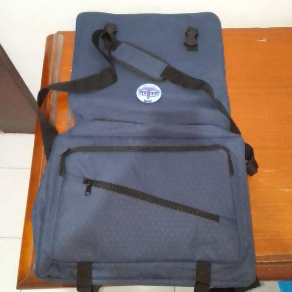 Tas selempang Martin Versa