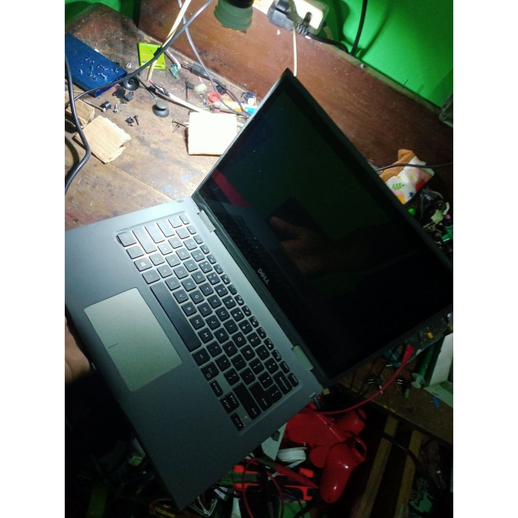 laptop dell p69g layar sentuh kondisi matot