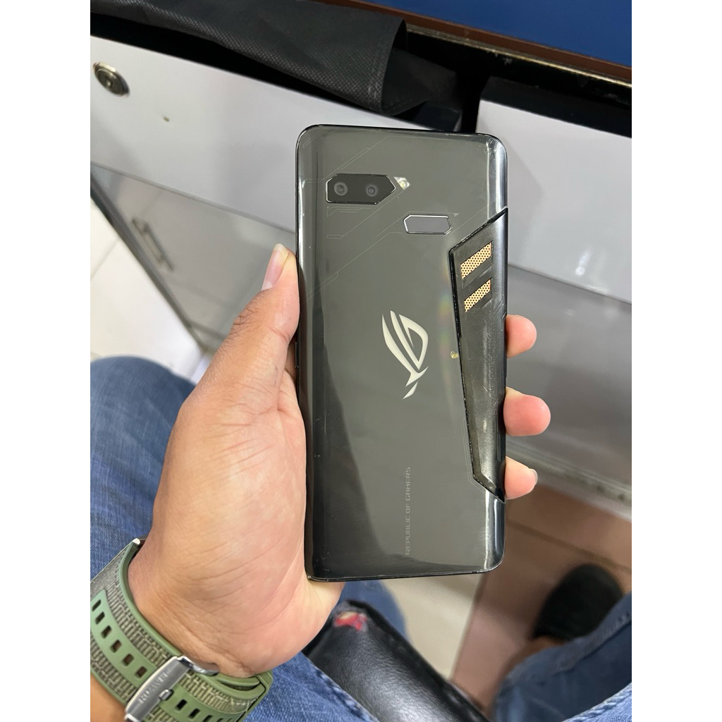 Asus rog 1 ram 8/128 second resmi unit plus carger termurah