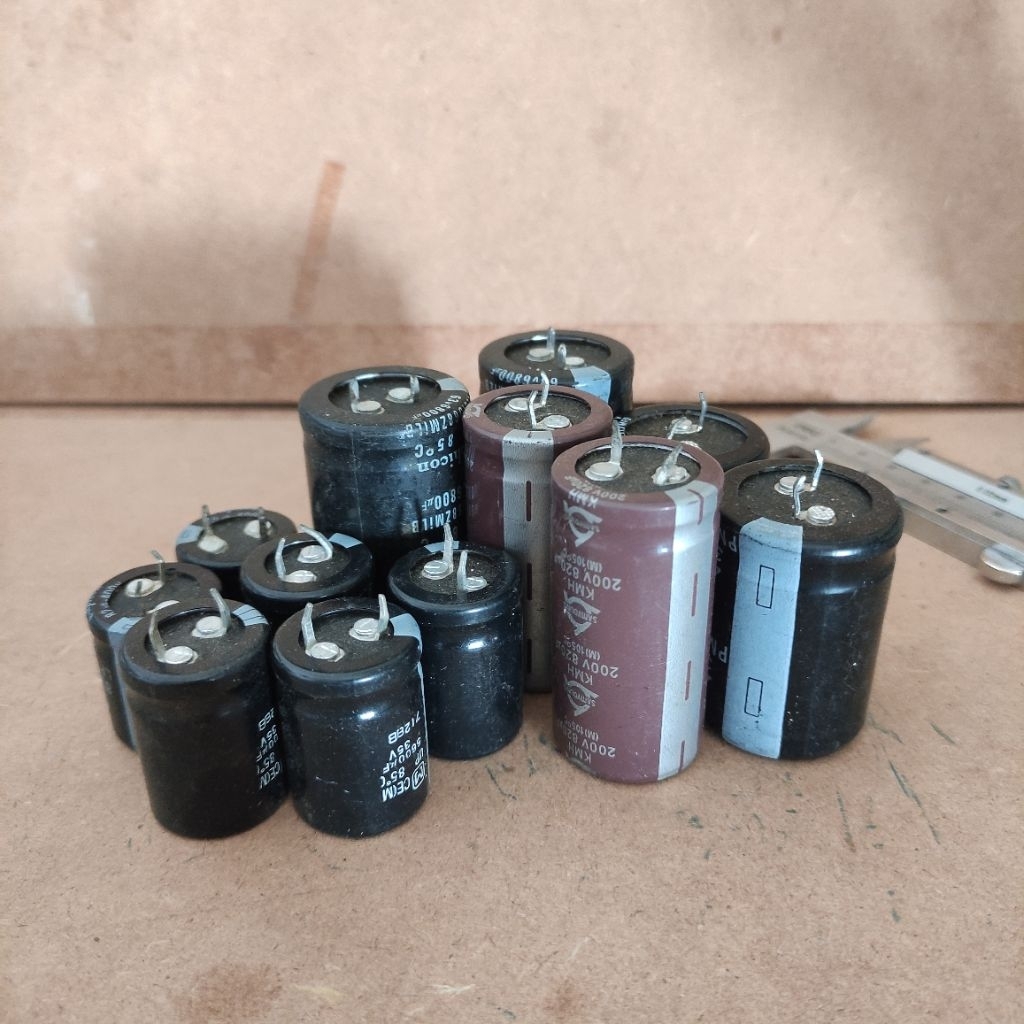 12pcs borongan elco elko CAPACITOR 330uf 400v / 6800uf 63v /680uf 250v / 5600uf 35v / 82uf 400v