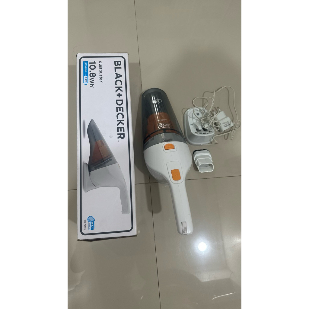 Vacuum cleaner black+decker