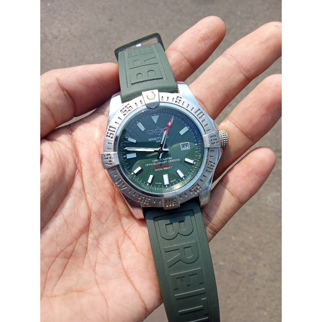 Jam tangan breitling second