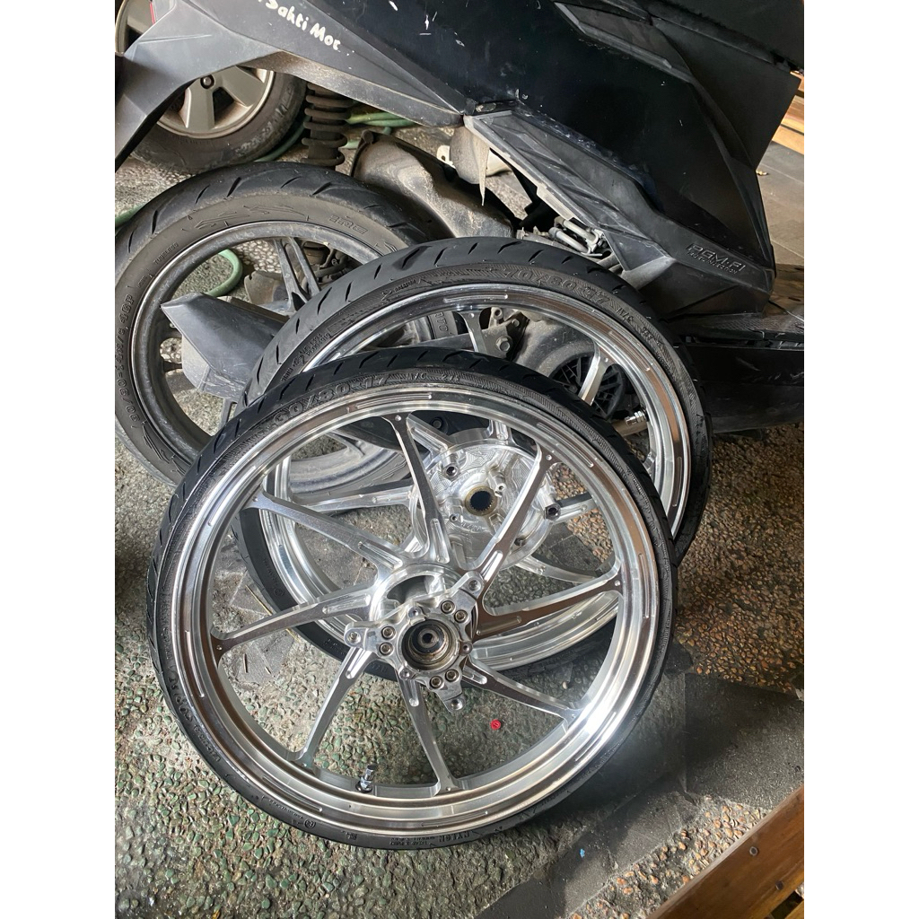 delkevic nmax old ring 17