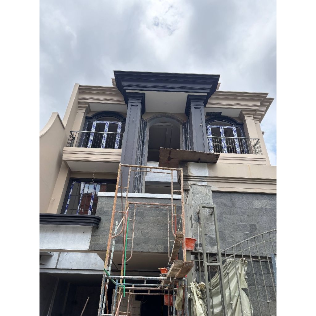 Lisplang Beton 30 cm Elegan dan Tahan Lama di Petukangan Jakarta Selatan