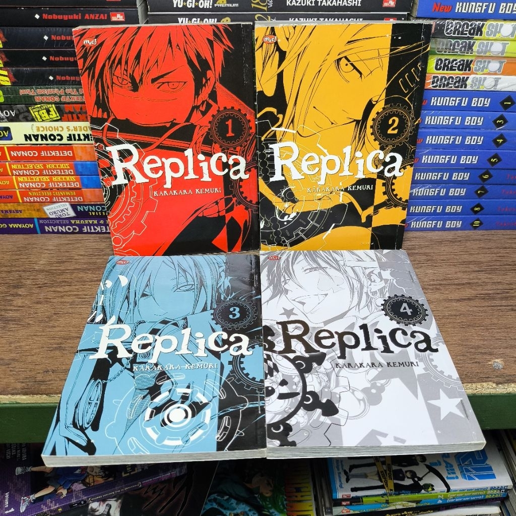 Set Komik Replica volume 1 -4 (end)