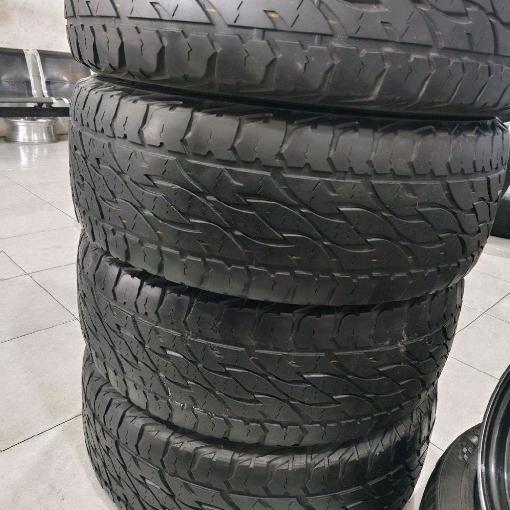 265/60 R18 Bridgestone dueler At kondisi tebel Tahun 2024
