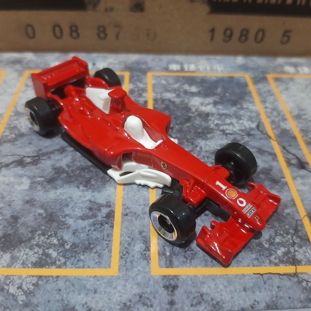 Hot Wheels Scuderia Ferrari F2004 mic M Factory unrivet