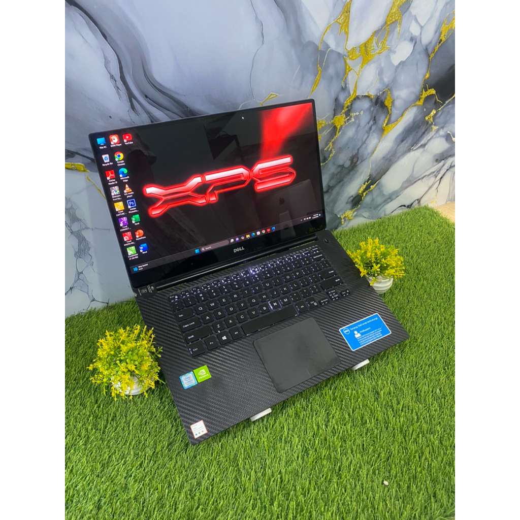 Dell XPS Core i7 Gen 7 double vga nvidia GTx 1050