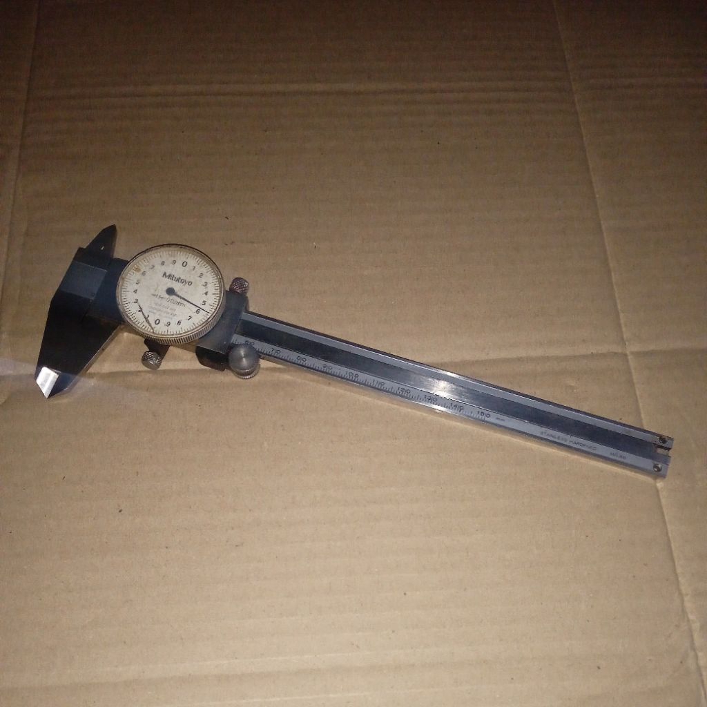 jangka Sorong dial caliper mitutoyo original Made in Japan type 0,02mm 505-647-50 shock proof, kondi