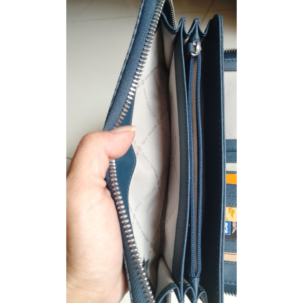 Dompet Wanita Preloved MK Cooper Zip Around  Admiral Blue Original