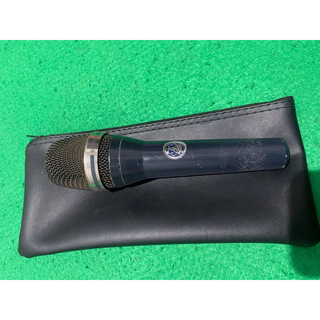 mic akg d7
