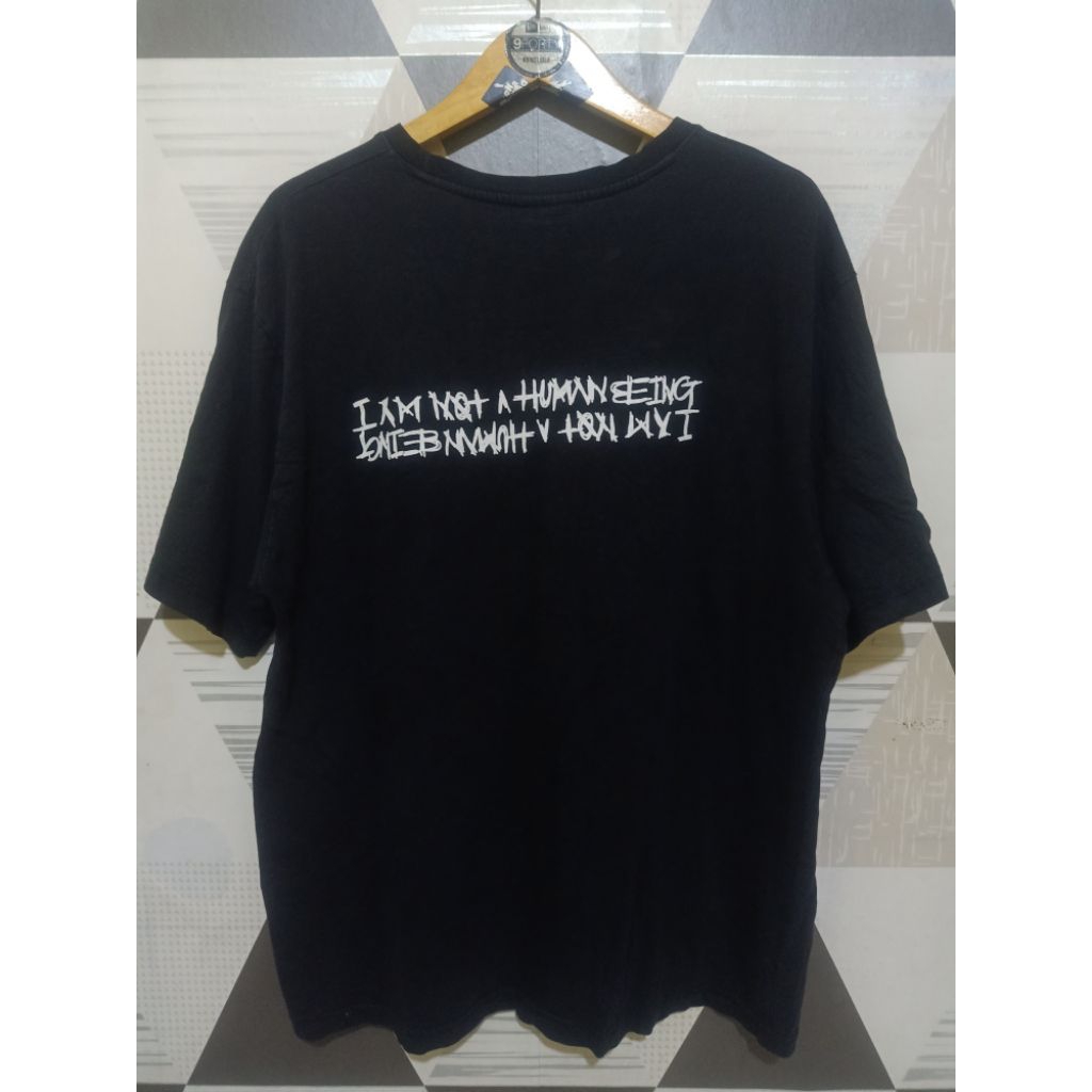 Tshirt I Am Not A human Being 120x74
