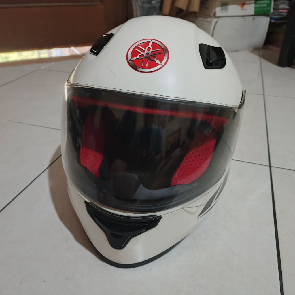 HELM CARGLOSS YAMAHA VIXION BEKAS