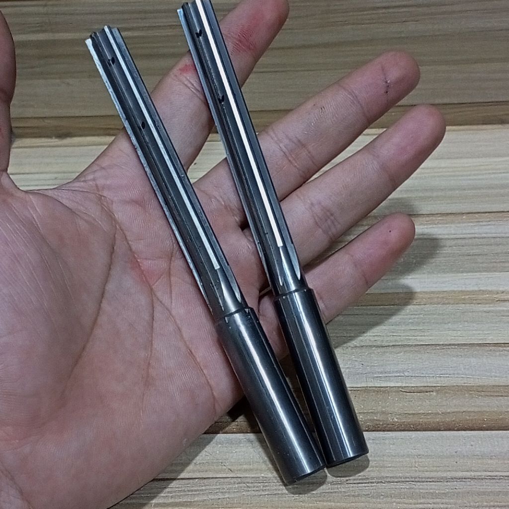 Reamer 10 mm 6 Flute Carbide Reamer Carbide Lurus 10mm Bekas Mulus