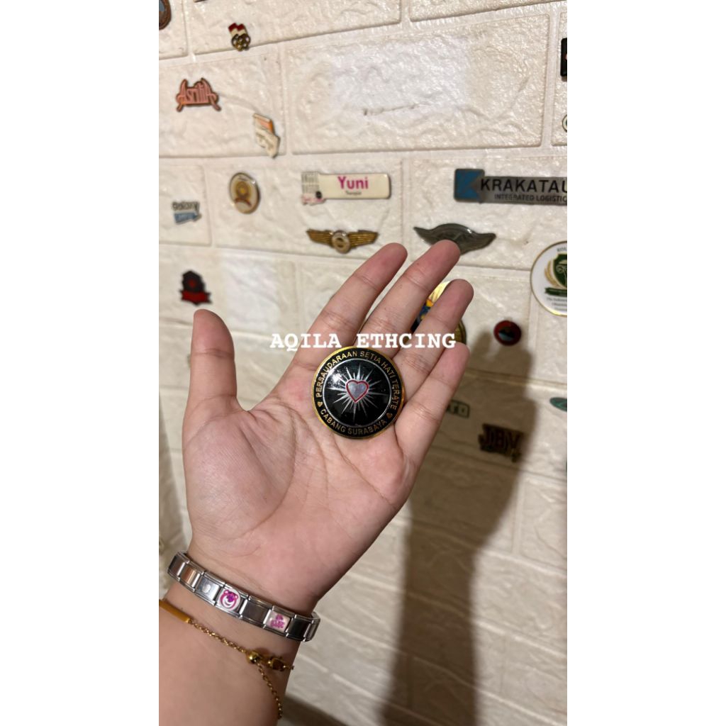 Pin Custom enamel, Pin enamel