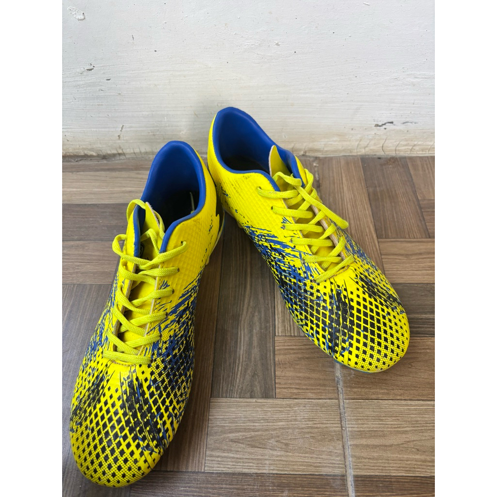 sepatu bola nobel