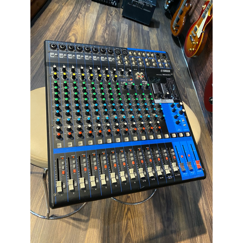 Mixer Yamaha MG16XU 16 Channel with USB & FX
